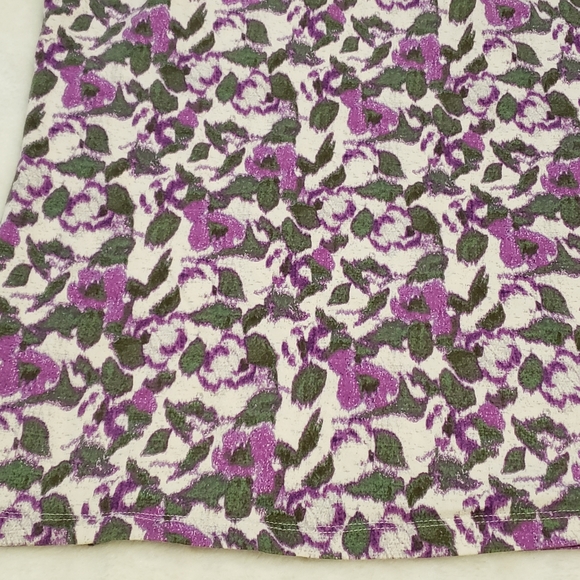 BOGO Free🦋 Ann Taylor Loft Floral Spaghetti Strap Tank Top - Picture 4 of 11